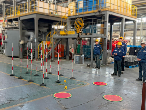 5341765877451149.jpg 起重裝卸機械操作工(橋式起重機司機)實操考核現場_副本.jpg